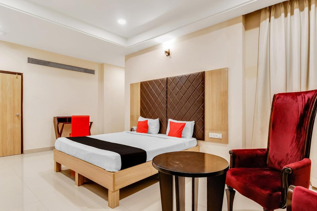 Capital O 19666 Hotel Solitaire ناغبور المظهر الخارجي الصورة